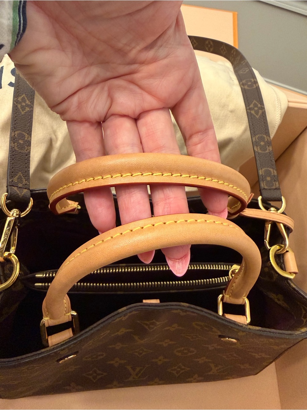 EUC Louis Vuitton Montaigne BB in Brown Monogram - Picture 5 of 15